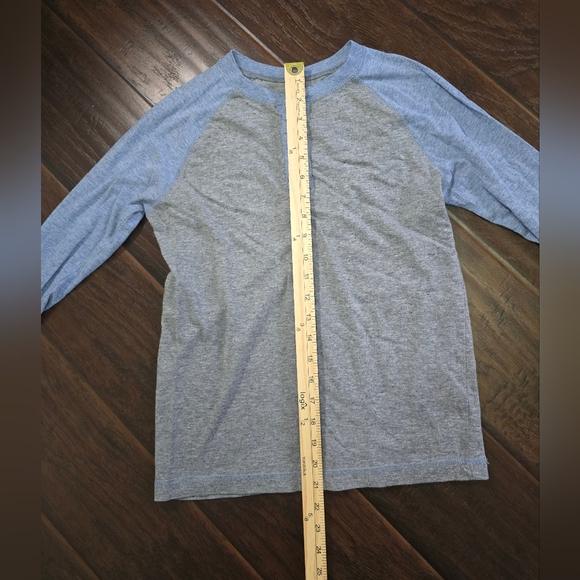 Arizona Jean Co Gray and Blue Henley Shirt - Picture 6 of 10